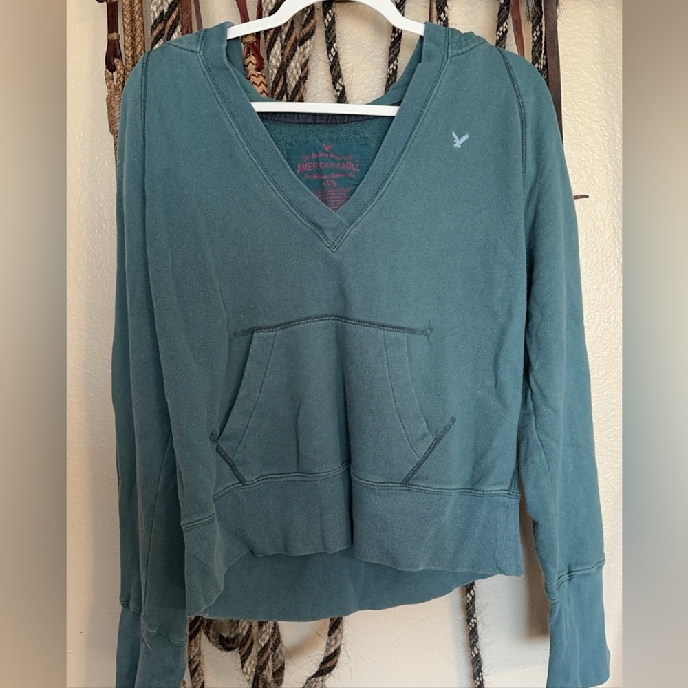 American Eagle sweater